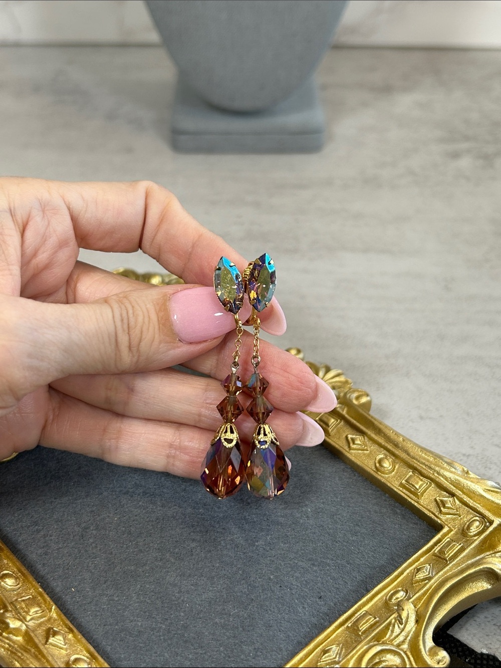 Vintage Gold-Tone Amber Aurora Crystal Drop Clip on Earrings - Brown Iridescent